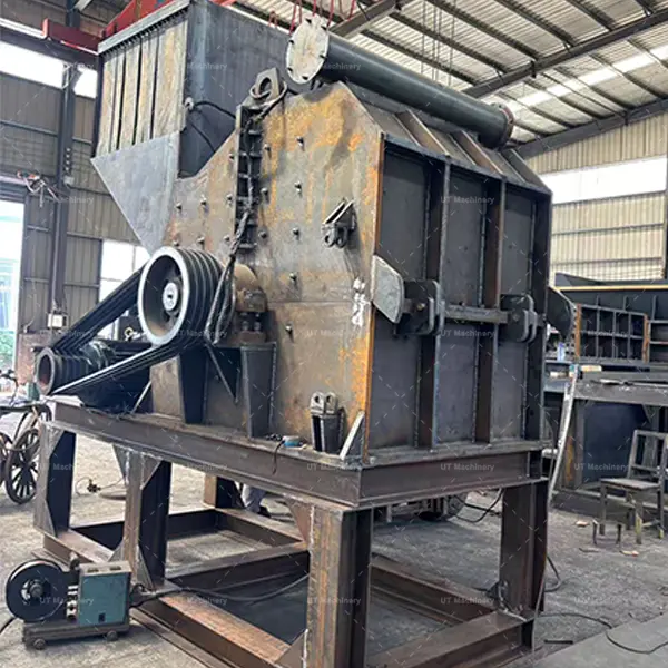 High-torque belt drive system and pulley mechanism for stable power transmission in the metal crusher.